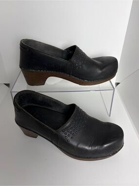 Dansko Black Mavis Studded Heeled Leather Clog; Black Size 39 (8.5-9 US)